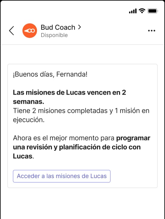 Mockup de Microsoft Teams mostrando la conversación del Bud Coach.